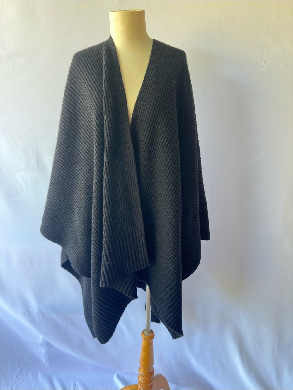 Worth Black Ribbed Cashmere Open-Front Poncho Wrap